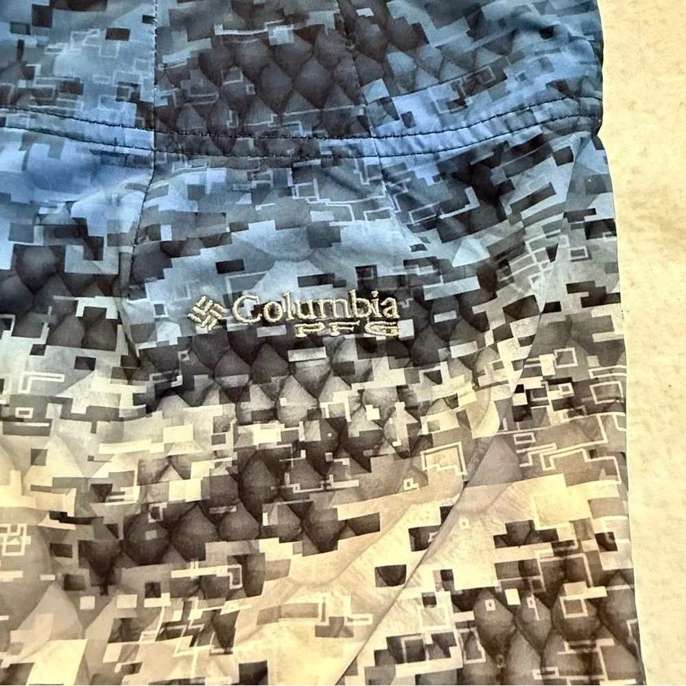 Columbia PFG Offshore II Board Shorts Red White Blue Camo swim trunks 38 9” leg‍